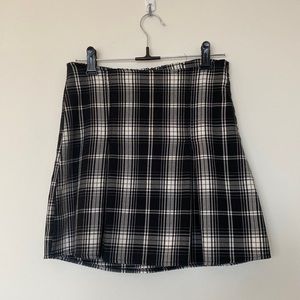 BRANDY MELVILLE PLAID PLEATED MINI SKIRT